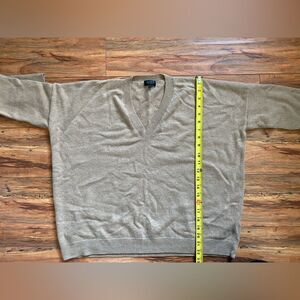 J. Crew Men's Beige V-Neck Sweater Lrg